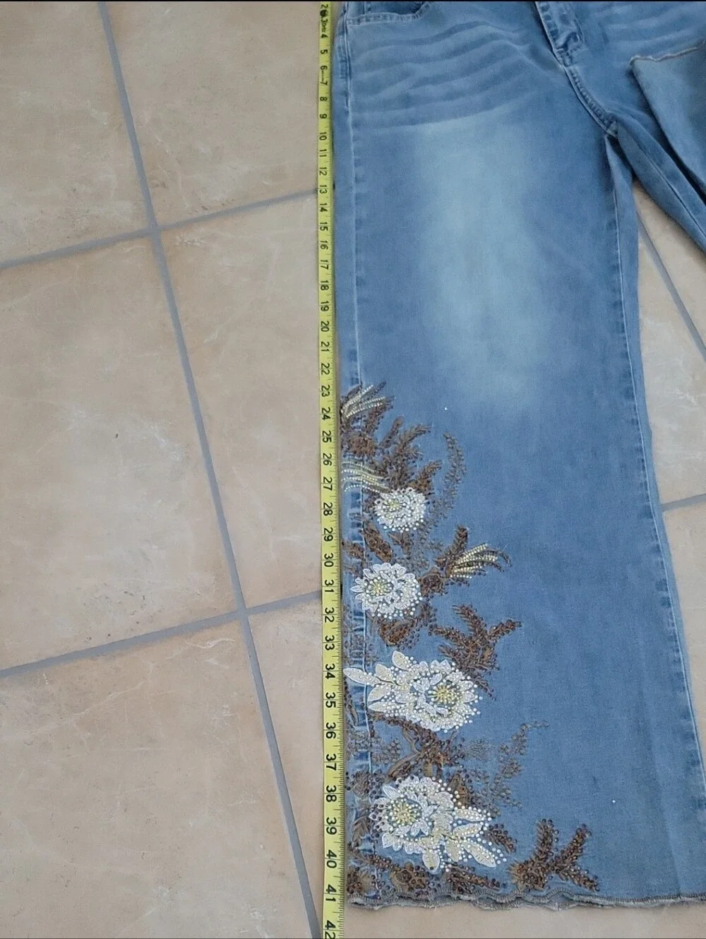 A.Z.I. Embroidered Light Blue Wide-Leg Lightweight Jeans Size 10